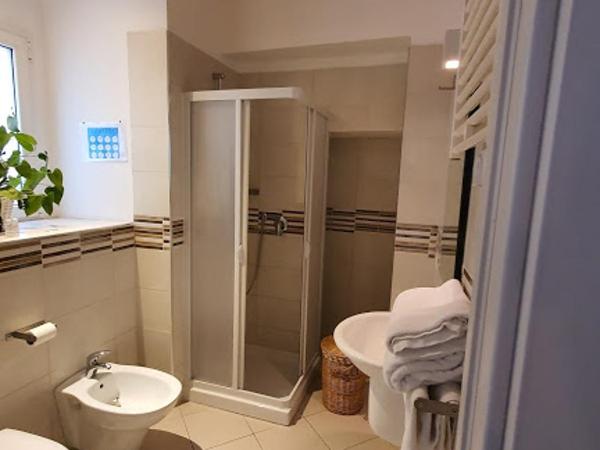 Arco Della Neve Guest House : photo 8 de la chambre chambre double ou lits jumeaux