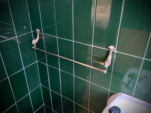 Manchester Stay Hotel - Free Parking : photo 8 de la chambre chambre double avec salle de bains privative