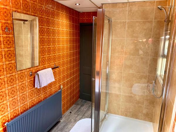 Manchester Stay Hotel - Free Parking : photo 3 de la chambre chambre simple avec salle de bains externe