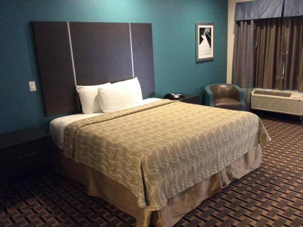Regency Inn & Suites- NW Houston : photo 1 de la chambre studio standard
