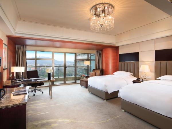 Wyndham Grand Plaza Royale Hangzhou : photo 6 de la chambre chambre lits jumeaux - vue sur montagne