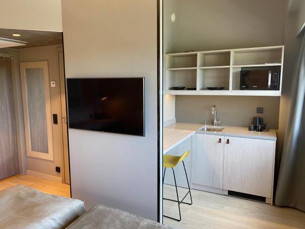 Skyline Airport Hotel : photo 5 de la chambre chambre lits jumeaux standard avec kitchenette