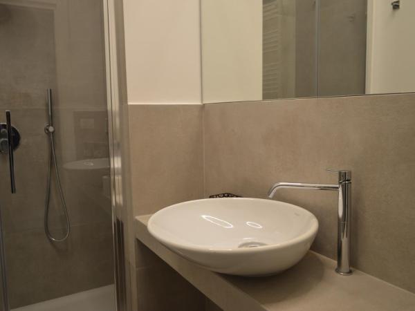 Camere Scandellara 24 : photo 3 de la chambre chambre lits jumeaux avec balcon