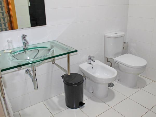 Vivacity Porto - Rooms & Apartments : photo 7 de la chambre chambre double avec lit d'appoint