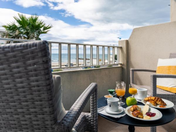Hôtel du Midi Plage : photo 1 de la chambre chambre quadruple - vue mer