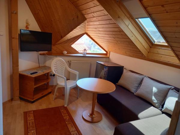 Hévízi fecskefészek : photo 7 de la chambre appartement