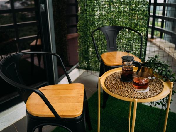 B Lot Hotel : photo 7 de la chambre chambre double avec balcon