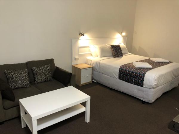 Parkside Inn Motel : photo 9 de la chambre chambre standard lit queen-size