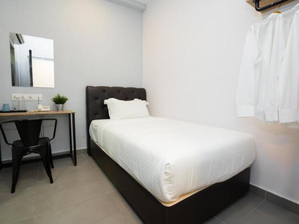 B Lot Hotel : photo 5 de la chambre chambre simple standard - sans fenêtre