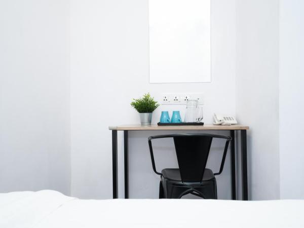 B Lot Hotel : photo 5 de la chambre deluxe queen no window