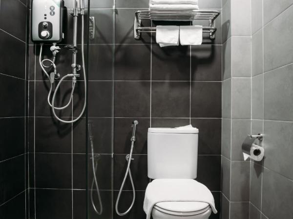 B Lot Hotel : photo 3 de la chambre chambre lit queen-size deluxe