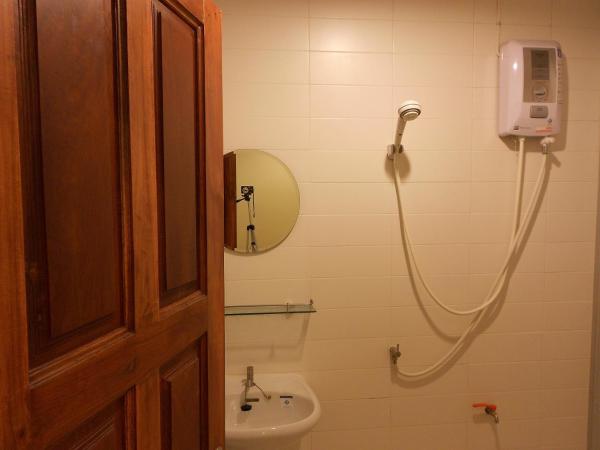 Lodge 61 Hotel : photo 3 de la chambre chambres communicantes