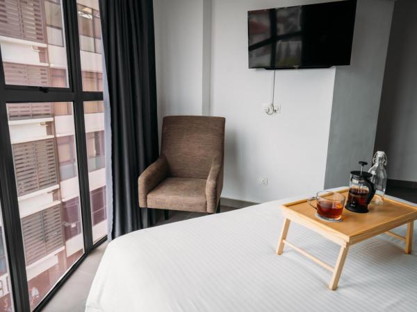 B Lot Hotel : photo 3 de la chambre chambre lit king-size deluxe