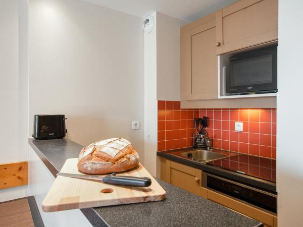 Résidence Pierre & Vacances Le Tikal : photo 4 de la chambre appartement 1 chambre avec alcôve (6 personnes)