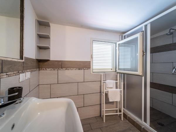 Villa Cinque Pini : photo 8 de la chambre chambre familiale - vue sur mer