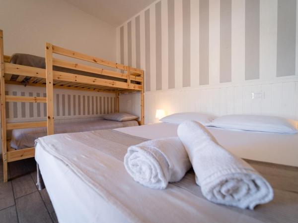 Villa Cinque Pini : photo 10 de la chambre chambre familiale - vue sur mer