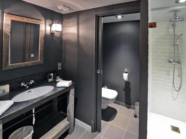 Maison de Famille Les 5 Frères : photo 4 de la chambre chambre triple en duplex - vue sur village