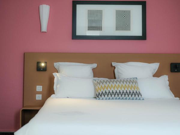 Logis Hôtel de l'Europe : photo 4 de la chambre chambre double confort climatisée - non-fumeurs