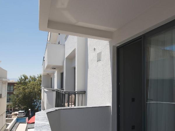 Pure Blanche Hotel : photo 6 de la chambre chambre double avec balcon (3 adultes)