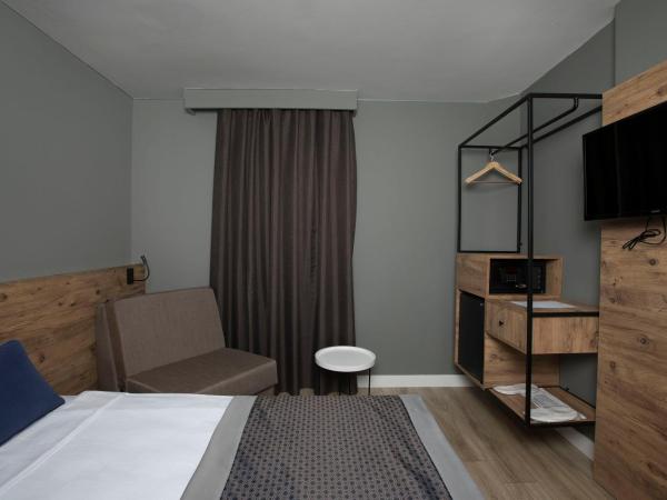 Pure Blanche Hotel : photo 5 de la chambre chambre double avec balcon (3 adultes)