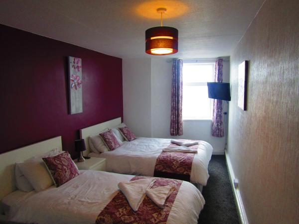 Alderley Hotel Blackpool : photo 2 de la chambre chambre lits jumeaux avec salle de bains