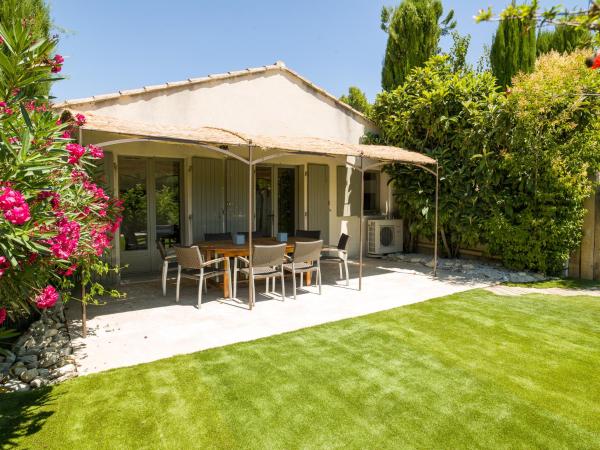 Hôtel l'Amandière : photo 9 de la chambre maison de vacances avec jardin privé 