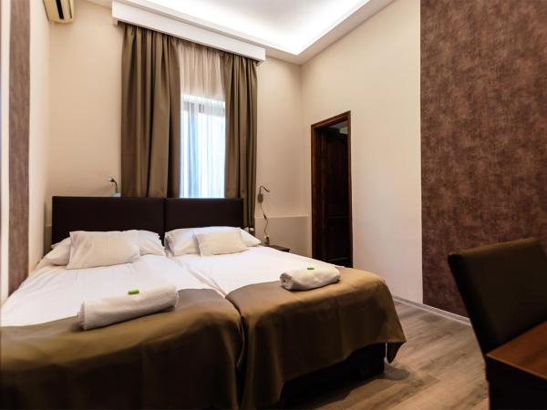 Vén Diófa De Lux Panzió : photo 2 de la chambre chambre lits jumeaux