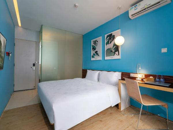 Shenzhen Dongmen Colour Hotel : photo 5 de la chambre chambre standard lit queen-size