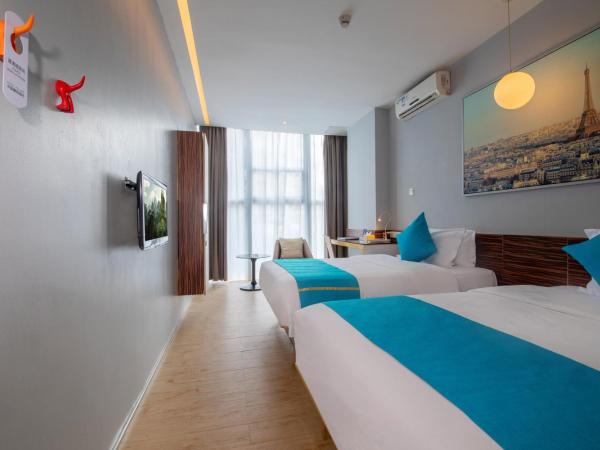 Shenzhen Dongmen Colour Hotel : photo 5 de la chambre chambre lits jumeaux deluxe
