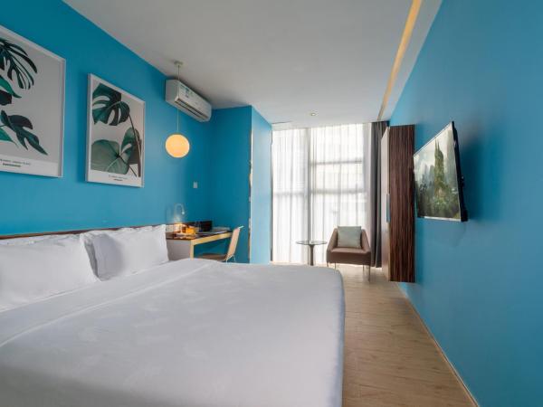 Shenzhen Dongmen Colour Hotel : photo 2 de la chambre chambre lit queen-size deluxe