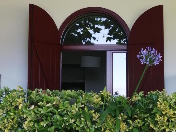 CR Luarri : photo 1 de la chambre chambre double ou lits jumeaux avec salle de bains privative