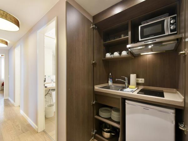 KOOS Hotel&Apartments - City Aparthotel : photo 9 de la chambre appartement 4 pièces