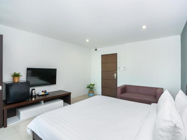 De Botan Srinakarin Hotel & Residence : photo 7 de la chambre chambre lit king-size standard