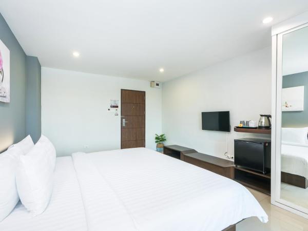 De Botan Srinakarin Hotel & Residence : photo 10 de la chambre chambre super lit king-size deluxe