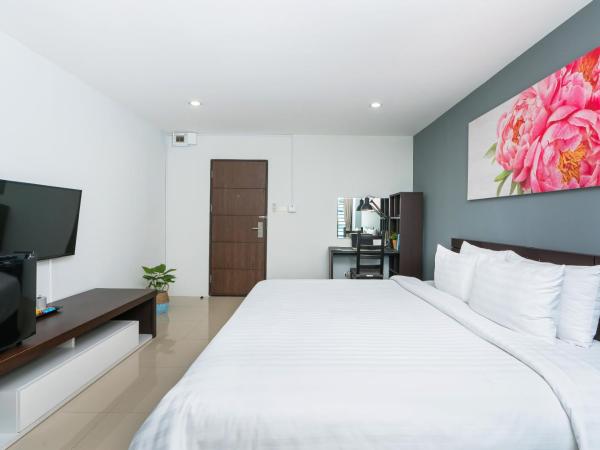 De Botan Srinakarin Hotel & Residence : photo 5 de la chambre chambre super lit king-size deluxe