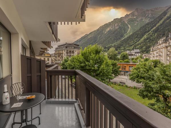 Pointe Isabelle : photo 2 de la chambre chambre triple supérieure avec balcon - vue sur montagne