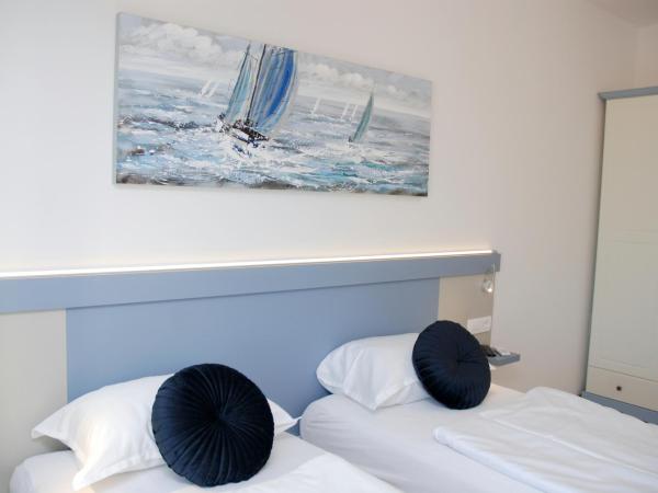 B&B Sea Joy Rovinj : photo 1 de la chambre chambre lits jumeaux deluxe - vue sur mer