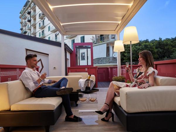 Hospitality Hotel : photo 2 de la chambre suite