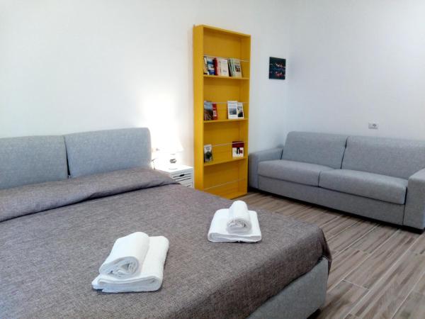Flamingo Guest House- Rooms : photo 2 de la chambre chambre familiale avec salle de bains privative