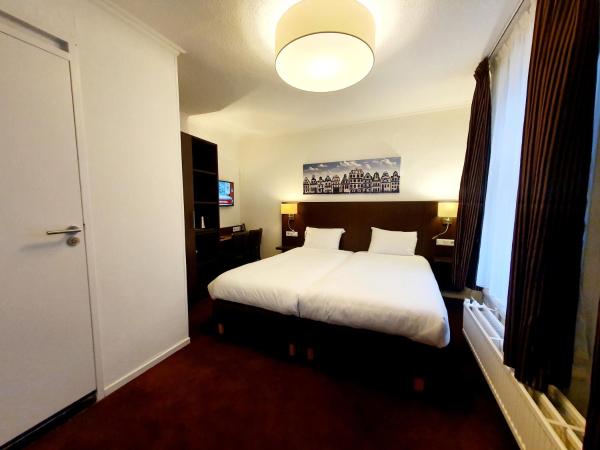 Hotel Nes : photo 2 de la chambre chambre lits jumeaux - accès par escaliers uniquement
