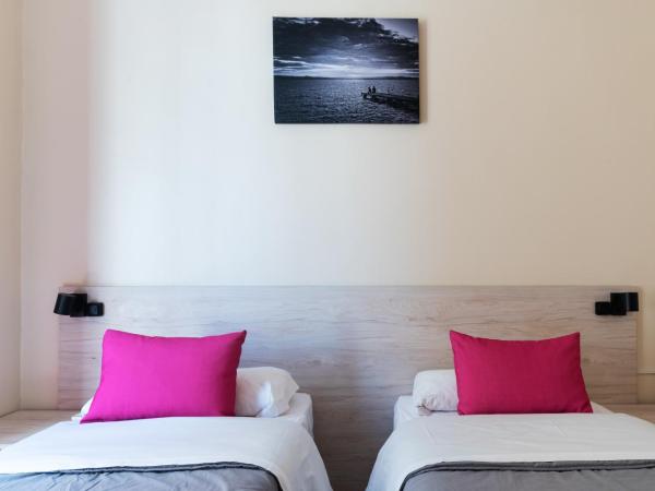 Red Nest Hostel : photo 3 de la chambre chambre lits jumeaux standard avec salle de bains commune