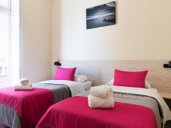 Red Nest Hostel : photo 2 de la chambre chambre lits jumeaux standard avec salle de bains commune