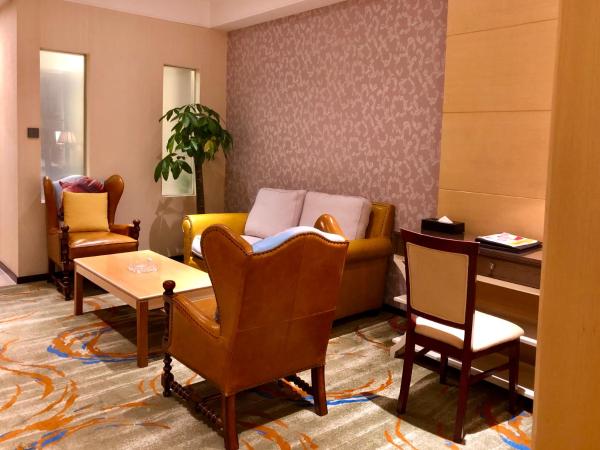 F·World Convention Center : photo 1 de la chambre chambre affaires lit queen-size