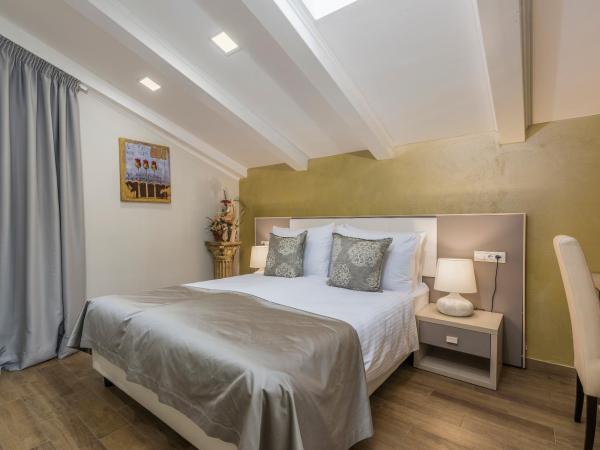 Boutique Hotel Melissa : photo 1 de la chambre economy double room with roof window