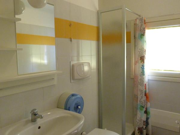 Ostello Torino : photo 1 de la chambre chambre lits jumeaux standard avec salle de bains commune