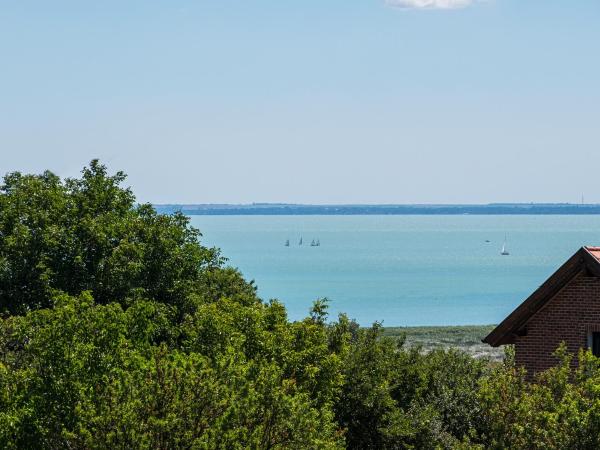 Balaton Vendégház : photo 5 de la chambre chambre triple - vue sur lac