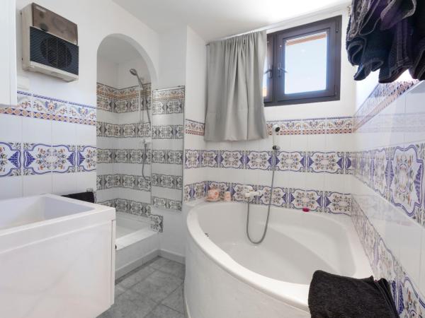 Hôtel Les Alizés : photo 3 de la chambre chambre triple - vue sur mer