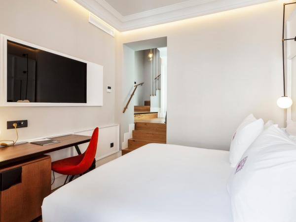 One Shot Palacio Conde de Torrejón 09 : photo 2 de la chambre chambre en duplex