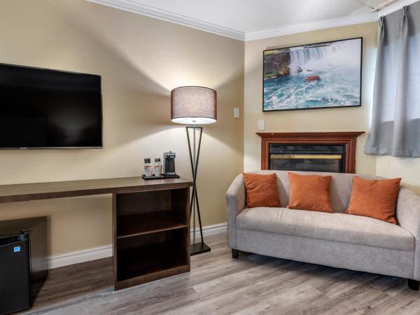 Quality Inn & Suites : photo 3 de la chambre chambre lit queen-size supérieure avec 2 lits queen-size - non-fumeurs