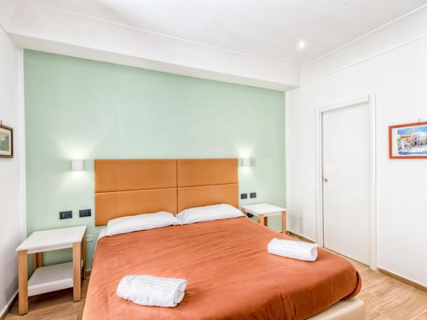 B&B Giacomino : photo 1 de la chambre chambre double ou lits jumeaux avec balcon